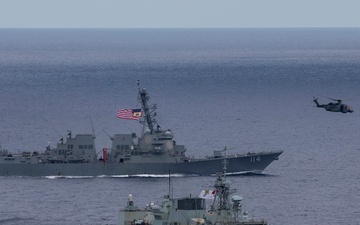 USS Ralph Johnson Conducts Bilateral Operations with HMCS Montreal